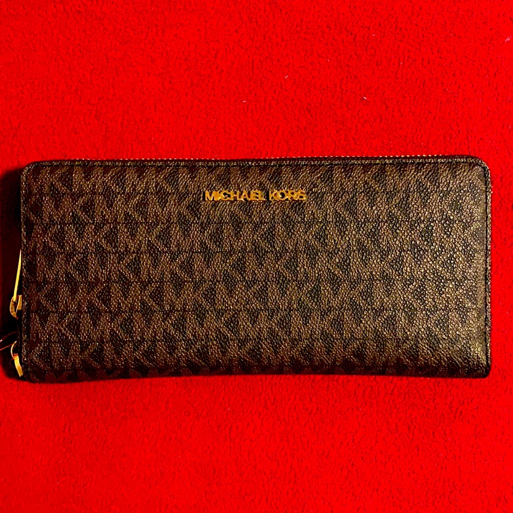 Michael kors wallet